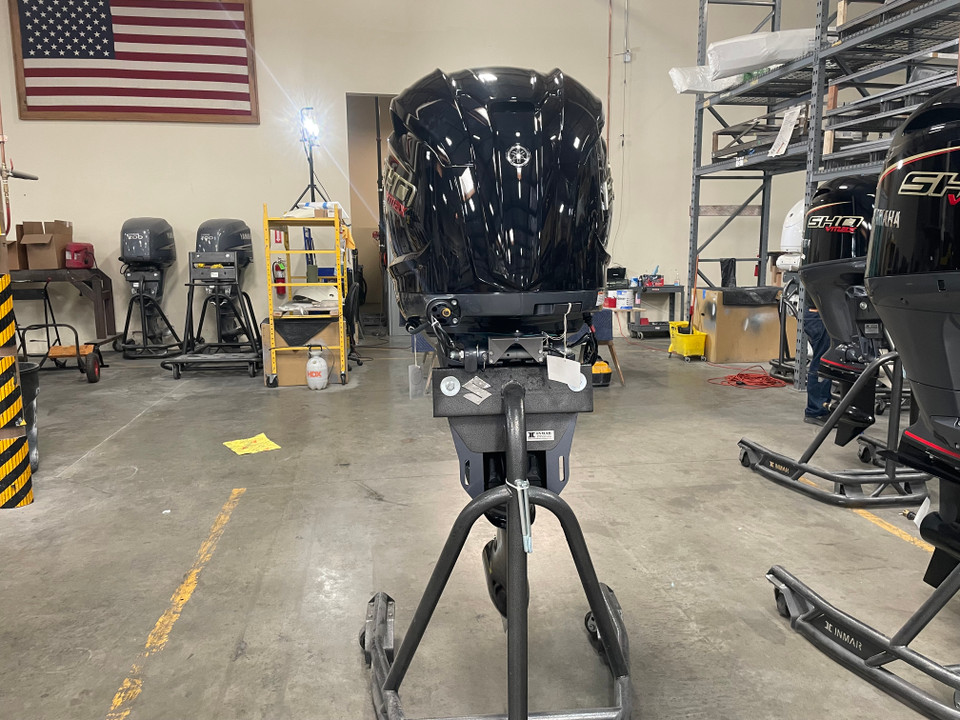 Yamaha 250hp V Max Sho Outboard | Remote Mechanical, 20" Shaft | VF250LB | Scratch & Dent | 1571 - Image 4